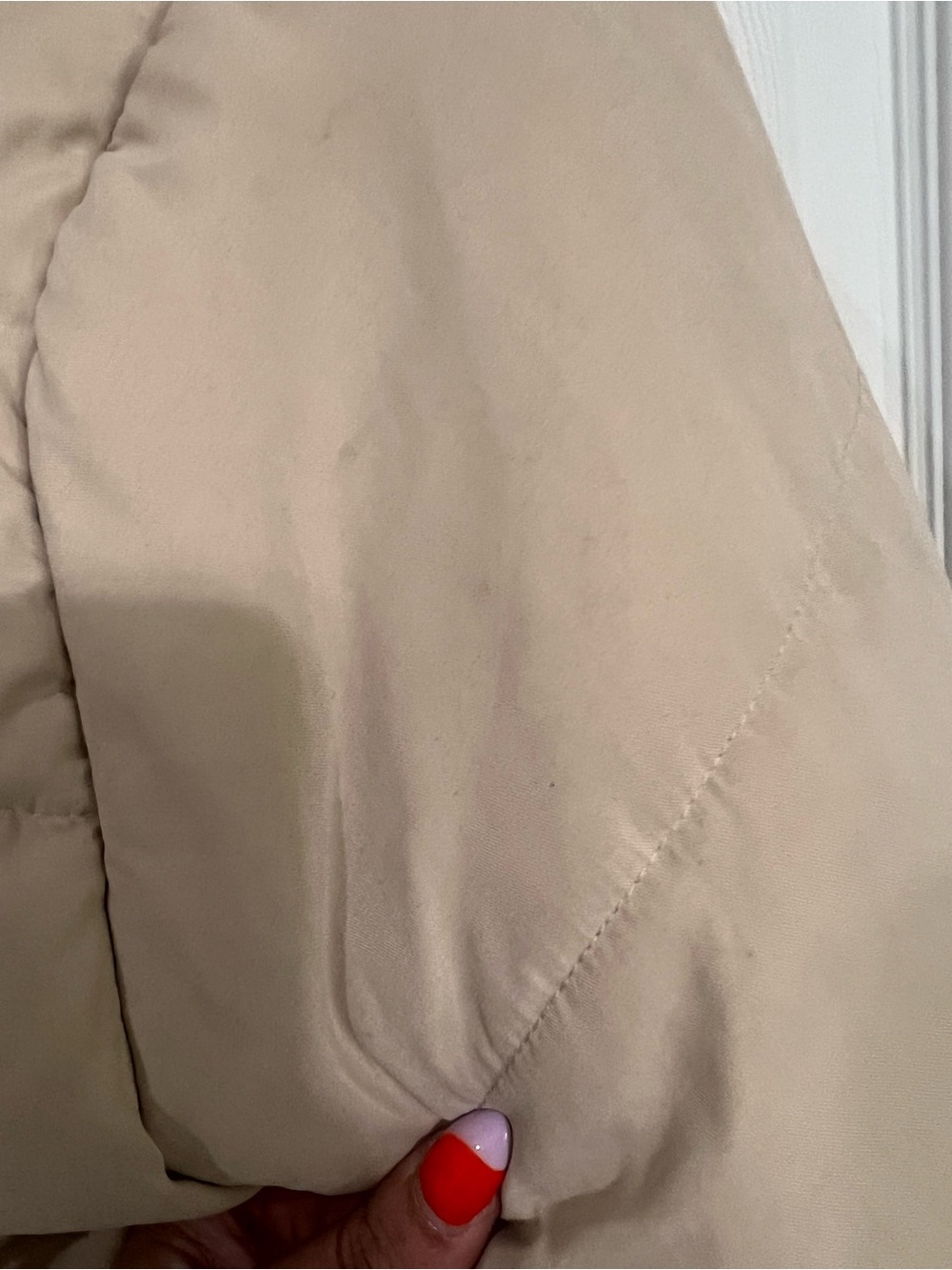 PrettyLittleThing Cropped Taupe Puffer Jacket - Picture 3 of 3